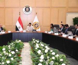 وزير الصناعة يبحث مع مصنعي ومصممي الأثاث سبل تطوير الصناعة وتعزيز تنافسيتها محليًا ودوليًا
