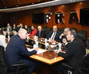 رئيس "الرقابة المالية" يبحث مع نائب رئيس البنك الأوروبي لإعادة الإعمار والتنمية سبل تعزيز التعاون