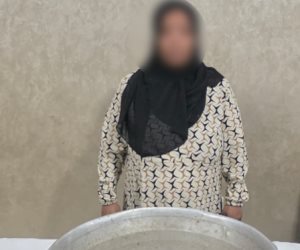 ضبط سيدة بالمنيا لتعديها بالضرب على شاب من ذوي الهمم