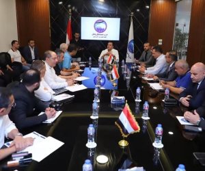 بحضور قيادات الأمانة المركزية.. أمين عام مستقبل وطن يناقش اللمسات النهائية لتطوير المدارس والمبادرات الخدمية المقبلة