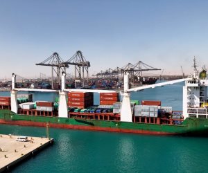 وزارة النقل: انطلاق التشغيل التجريبي لمحطة البضائع العامة والصب بميناء السخنة التابعة لشركة موانئ مصر