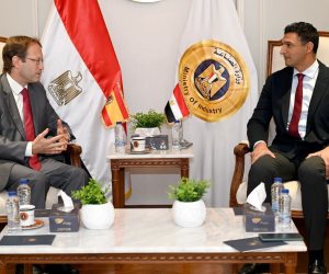 وزير الصناعة يبحث مع سفير إسبانيا لدى مصر سبل تعزيز التعاون الصناعي المشترك وجذب الشركات الإسبانية إلى السوق المصري