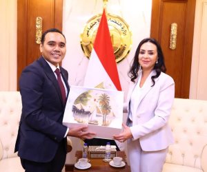 وزيرة التضامن الاجتماعي تستقبل وزير الدولة السنغافوري للشئون الخارجية والداخلية