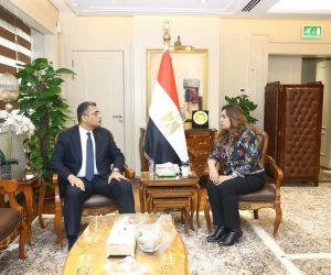 وزيرة التنمية المحلية والبيئة تبحث مع محافظ البحر الأحمر آليات الحفاظ على التنمية الحضارية والسياحية