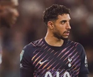 مدرب توتنهام يدعم عمر مرموش: لاعب مذهل وأثق فى قدراته