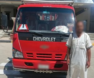 ضبط سائق سيارة "نقل" بتهمة تحميل طلاب مدرسة فوق مقاعد دراسية بالشرقية