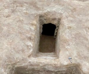 وزارة السياحة والآثار: اكتشاف عدد من المقابر المنحوتة في الصخر وبقايا معسكر روماني بمنطقة تل اليهودية الأثرية بالقليوبية