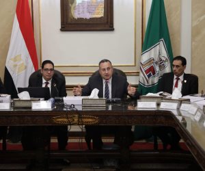 في أول أيام العام الدراسي الجديد وزير التعليم العالي والقائم بعمل وزير الثقافة يتفقد جامعة القاهرة ويطمئن على انتظام الدراسة
