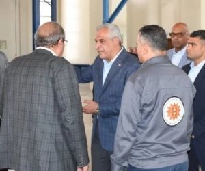 وزير الدولة للإنتاج الحربي يتفقد خطوط الإنتاج بشركة هليوبوليس للصناعات الكيماوية