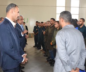 وزير الدولة للإنتاج الحربي يتفقد خطوط الإنتاج بشركة هليوبوليس للصناعات الكيماوية