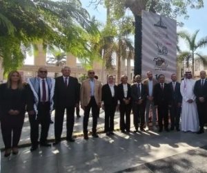 رئيس جامعة عين شمس يشهد تحية العلم والنشيد الوطنى ويعلن بدء العام الجامعى