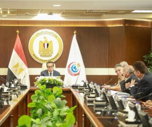 وزير الصحة يناقش استراتيجية توسيع قاعدة المتبرعين بالكلى من الأحياء مع اللجنة الاستشارية العليا لزراعة الأعضاء