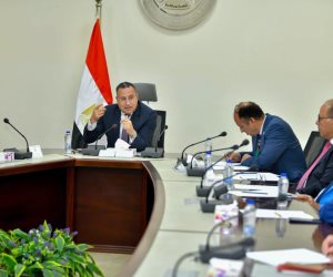 وزير التعليم العالي القائم بأعمال وزير الثقافة يرأس الاجتماع الأول للجنة العليا لـ "معرض القاهرة الدولي للكتاب 58"