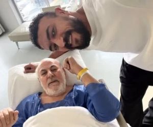 نقل والد أحمد العوضي للمستشفى لتعرضه لوعكة صحية.. والنجم : والدي وحش الوحوش