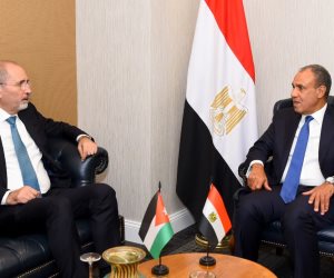وزير الخارجية ونظيره الأردني يبحثان تعزيز العلاقات الثنائية والتطورات الإقليمية