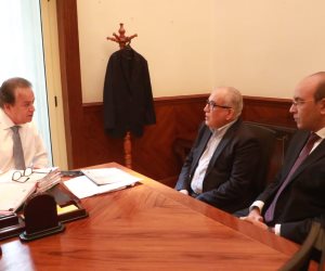 وزير الصحة يوجه الشكر لرئيس هيئة التأمين الصحي السابق.. ويبحث خطة العمل المستقبلية