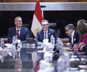 وزيرا التخطيط والبترول يناقشان تطورات أداء قطاع البترول وتطوير الخدمات المقدمة للمواطنين