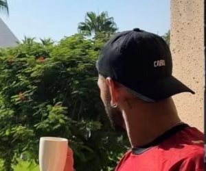 ماتيوس كونيا نجم مانشستر يونايتد يرتدي قميص منتخب مصر أمام الأهرامات