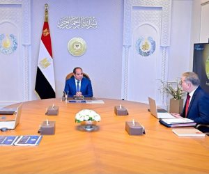الرئيس السيسي يجتمع برئيس الوزراء ووزيري البترول والصناعة لمتابعة جهود تعزيز الاستثمار وتوطين الصناعة وتطوير قطاع التعدين