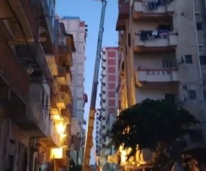 تطورات فى عقار أمبروزو الاسكندرية.. إخلاء السكان وتأمين المنطقة تمهيدًا للإزالة (صور)