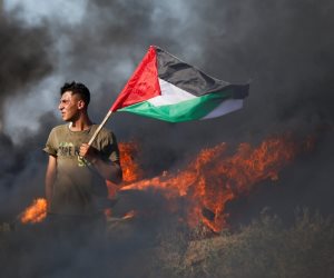 تصعيد عسكري في غزة.. محاولة لاغتيال قيادي بحماس واعتقالات بالضفة وتحذيرات أممية من كارثة صحية متفاقمة