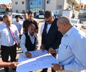 محافظ جنوب سيناء يتابع خطة تطوير الطرق ومداخل المنشآت الخدمية بمدينة طور سيناء (صور) 