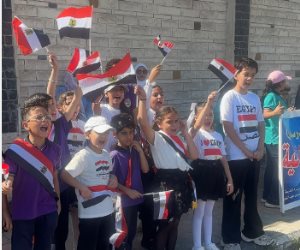 3 كيلومترات بأعلام مصر.. طلاب بورسعيد يحتفلون بذكرى انتصارات أكتوبر