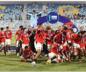 بعد الفوز علي الجزائر .. شاهد فرحة التتويج واحتفالات منتخب الشباب بكأس شمال إفريقيا.. صور وفيديو