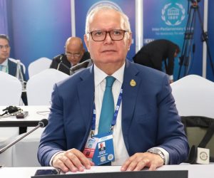 البرلمان العربي يطالب باتفاقية دولية ملزمة لتنظيم استخدامات الذكاء الاصطناعي في المجال العسكري