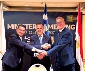 وزير البترول والثروة المعدنية يبحث مع نظيريه القبرصي واليوناني تسريع استغلال موارد شرق المتوسط وربطها بالأسواق الأوروبية