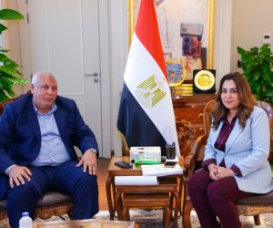وزيرة التنمية المحلية والبيئة تتابع مع محافظ مطروح موقف تنفيذ مشروعات الخطة الاستثمارية