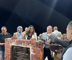 وزيرة التنمية المحلية ومحافظ الوادي الجديد يضعان حجر الأساس لمجمع التمور بالداخلة