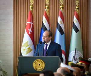 الرئيس السيسي: الكلام عن دور لأهلي أو قرايبي في حكم مصر لا يليق