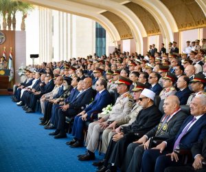 الرئيس السيسي: ساعدوني في تجهيز كوادر تقود الدولة وسنواصل هذا الإجراء باستمرار