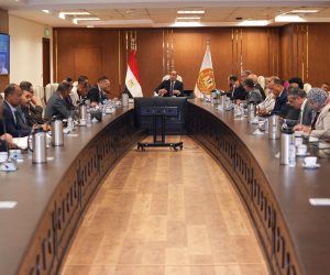 وزير العمل يناقش تعديلات قانون المنظمات النقابية وتشكيل لجان متخصصة