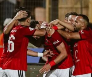 زلزال في ميركاتو الأهلي.. صفقة دفاعية أجنبية تقترب ولاعب جديد في الطريق خلال يناير
