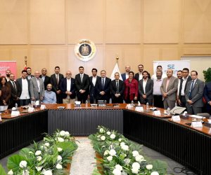 وزير الصناعة يبحث مع «ستارت أب إيجيبت» و21 شركة دعم الصناعة المبتكرة وتوطين التكنولوجيا