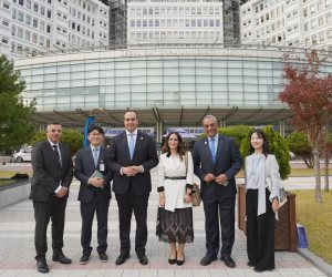رئيس هيئة الرعاية الصحية يبحث نقل الخبرات الطبية وتطبيق الصرف الآلي للأدوية خلال زيارته لكوريا الجنوبية