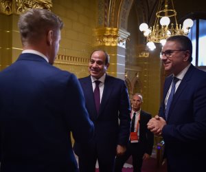 فخامة الرئيس السيسى يلتقى رئيس وزراء المجر ويستمع لشرح حول التاج الملكي المقدس