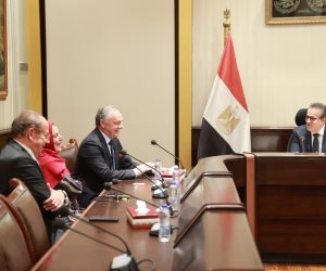 وزير الصحة يبحث التعاون مع الاتحاد الدولي لأمراض النساء والتوليد «FIGO» لتوفير حياة صحية آمنة للمرأة المصرية