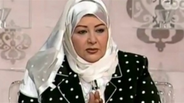النشرة الفنية للعاشرة مساءا.. «عفاف شعيب» للمتظاهرين: «نازلين تهببوا أيه».. «عمرو واكد» يطالب باستفتاء شعبى على «تيران وصنافير».. أحمد بدير يصف متظاهرى «الأرض» بالخونة