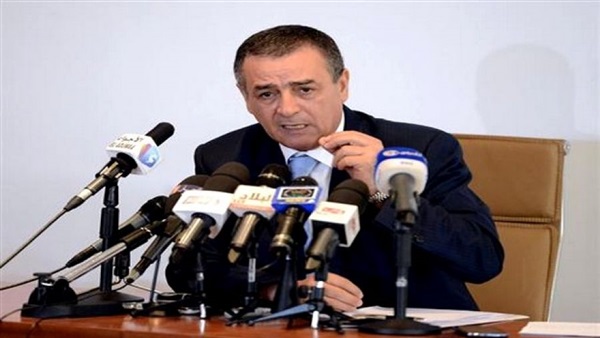 الجزائر والإمارات تبحثان سبل تعزيز الشراكة الإقتصادية