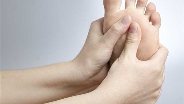 دراسة أمريكية: أصحاب الأرجل الطويلة أكثر عُرضة للإصابة بسرطان القولون