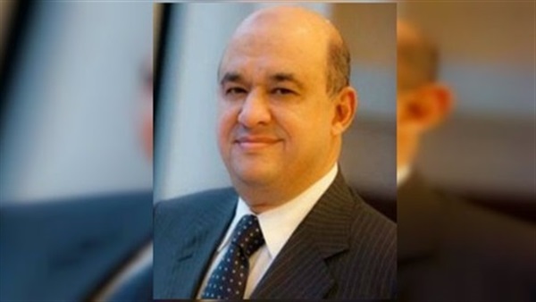 وزير السياحة يحضر قداس الكنيسة المصرية بدبي