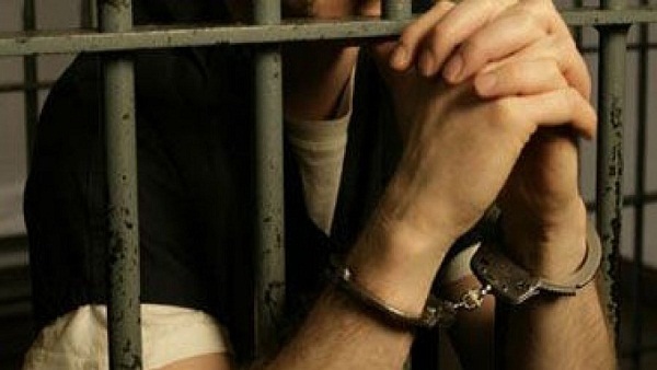 حبس عامل لحيازته سلاح ناري بدون ترخيص فى «إسنا»