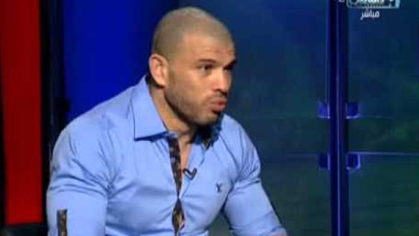 بالصورة.. أحد جماهير الاهلى يسخر من «بشير التابعى»