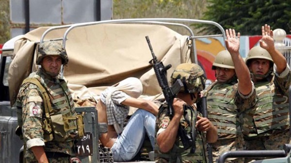 الجيش اللبناني يوقف 11 شخصا سوريا