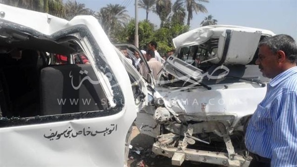بالصور.. رئيس مركز ناصر يتفقد موقع حادث «زراعي بني سويف»