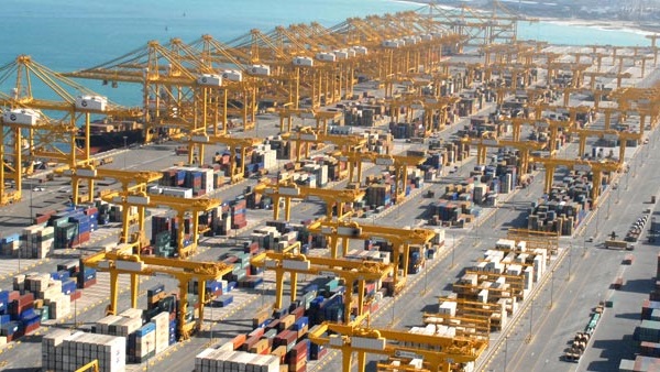 موانئ دبي العالمية تتوقع نموا 2.4% في أحجام المناولة