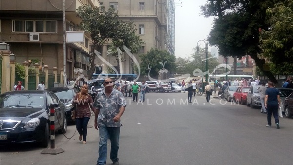بالفيديو والصور.. قوات الأمن تغلق محيط «الصحفيين»